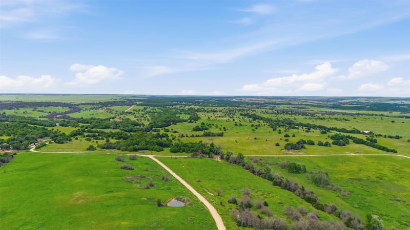 000 Road 25 , Longton, KS 67352