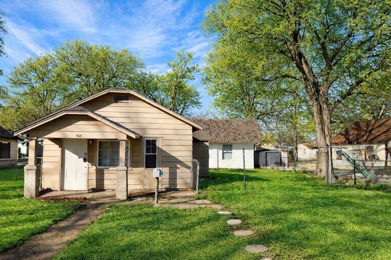 1023 S Millwood, Wichita, KS 67213