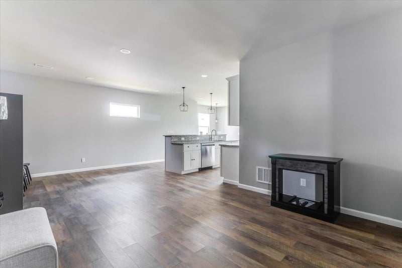 720 Redbud Ave, Valley Center, KS 67147