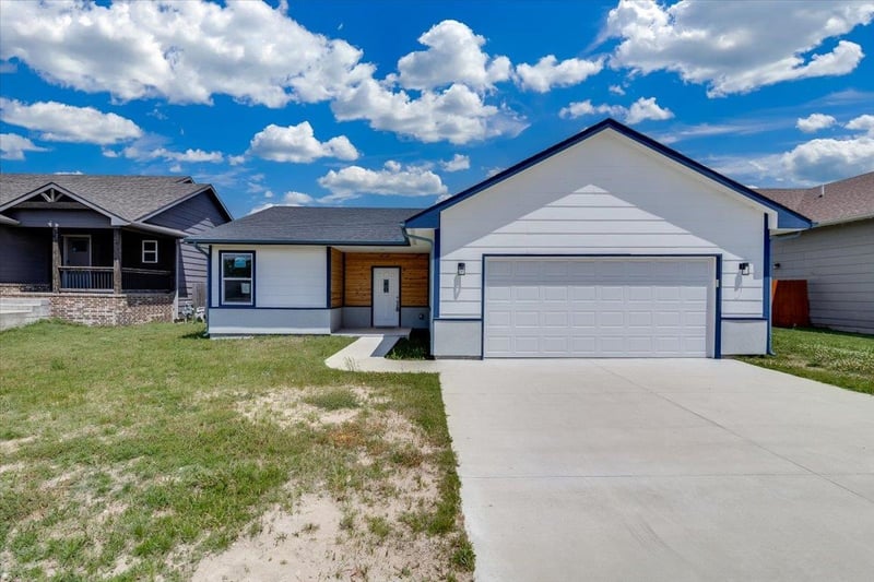752 Wakefield Ave, Valley Center, KS 67147