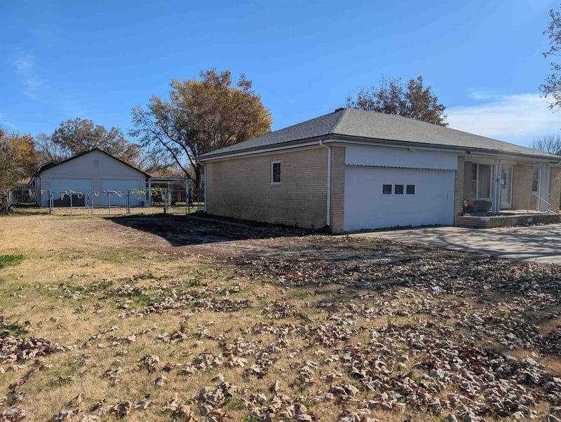 3334 Seneca St, Wichita, KS 67217