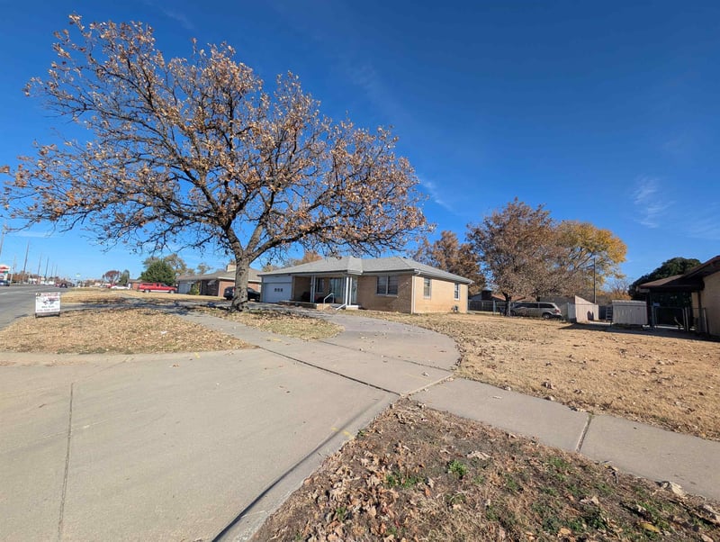 3334 Seneca St, Wichita, KS 67217