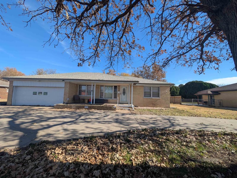 3334 Seneca St, Wichita, KS 67217