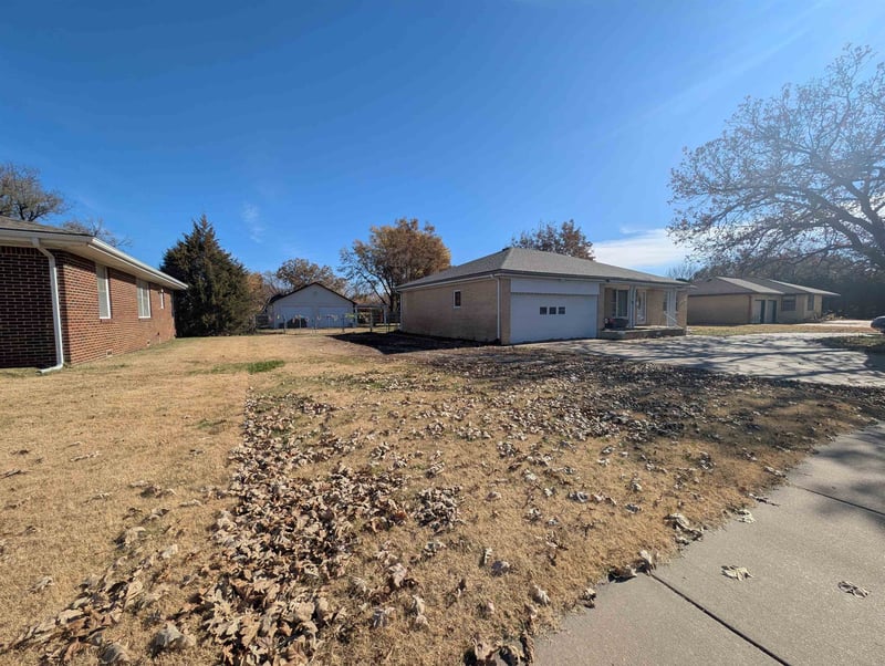 3334 Seneca St, Wichita, KS 67217