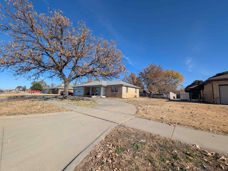 3334 Seneca St, Wichita, KS 67217