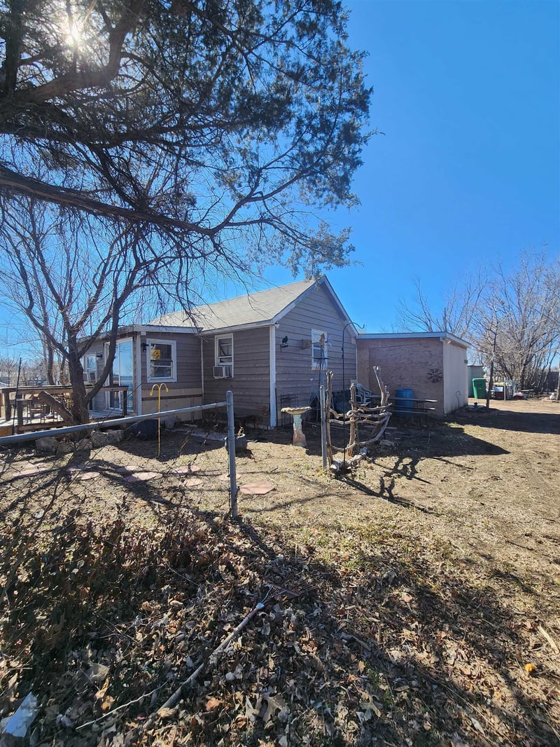 8531 N Ridge Rd, Valley Center, KS 67147