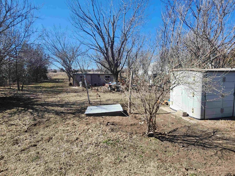 8531 N Ridge Rd, Valley Center, KS 67147