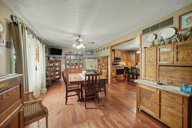 5501 E Shipton Rd, New Cambria, KS 67470