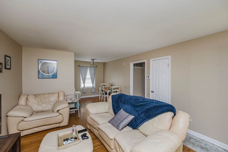 820 S Royal Rd, Wichita, KS 67207