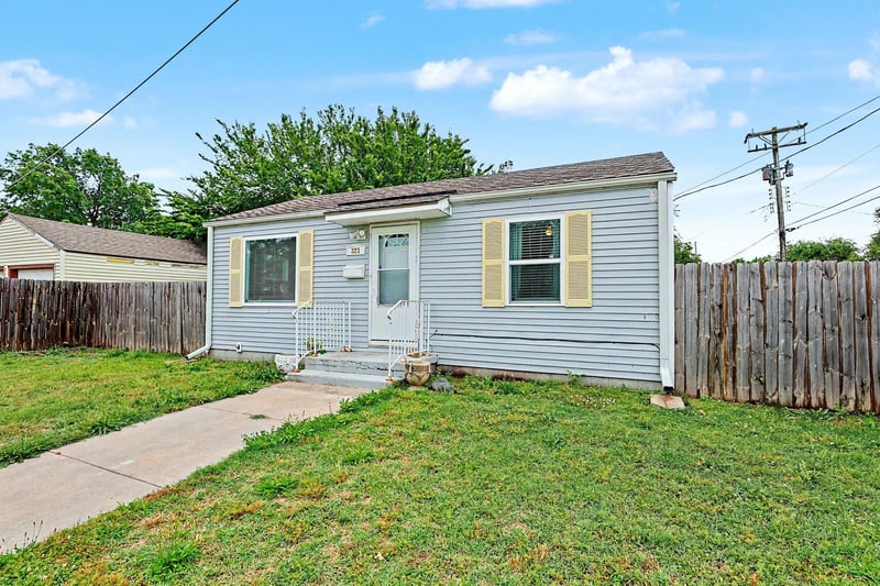 321 Kinkaid Ave, Wichita, KS 67211