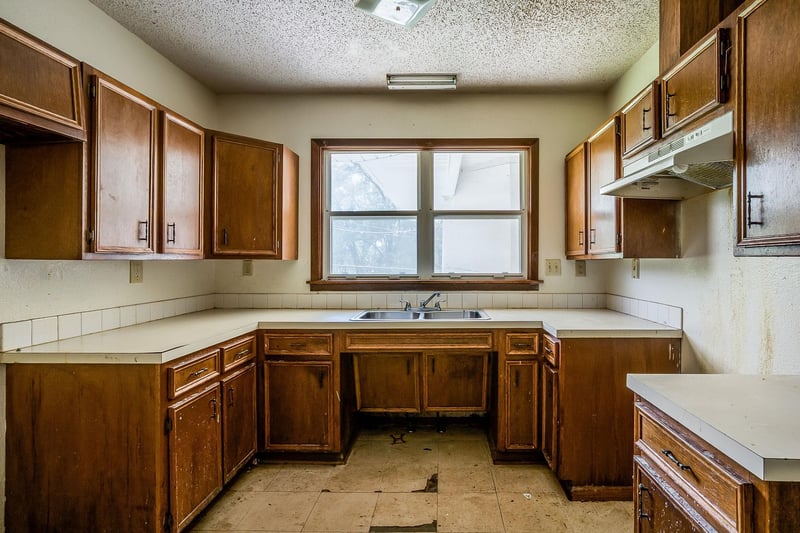 2915 Shadybrook Ln, Wichita, KS 67214