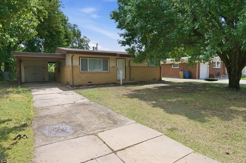 1448 Prairie Ln, Derby, KS 67037