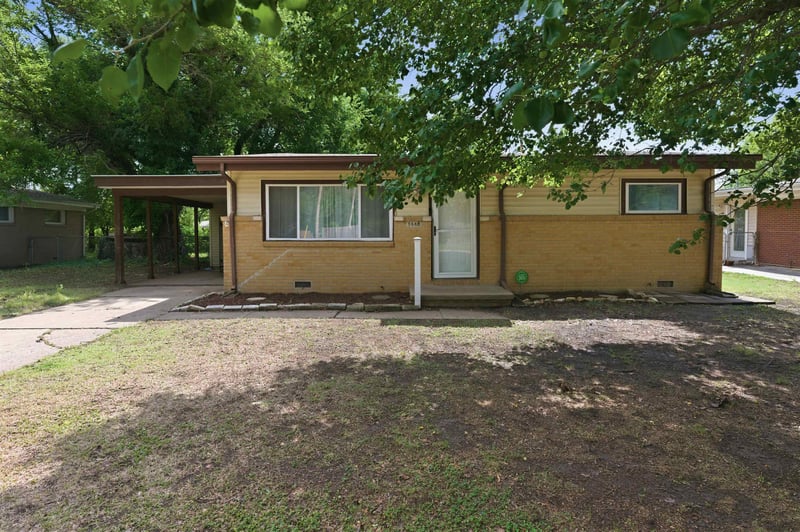 1448 N Prairie Ln, Derby, KS 67037