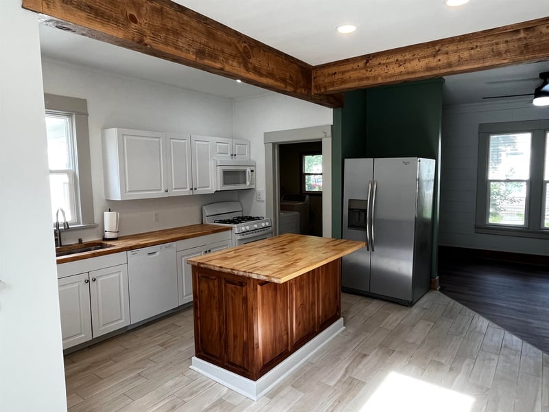 328 SW 3rd, Newton, KS 67114