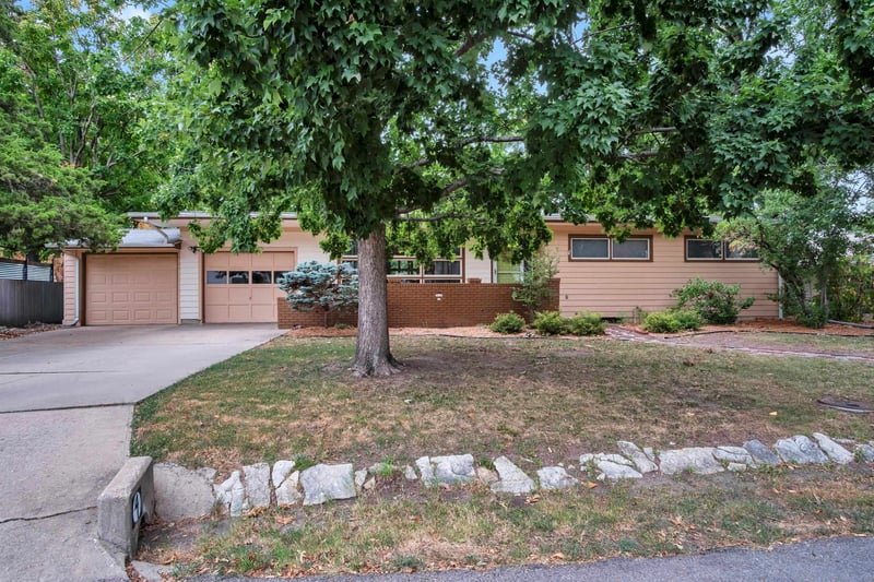 4 Cedar Dr, Newton, KS 67114