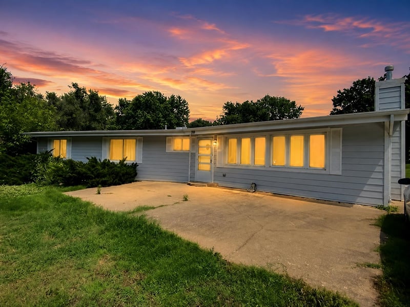 29 Eastwood Dr, Arkansas City, KS 67005