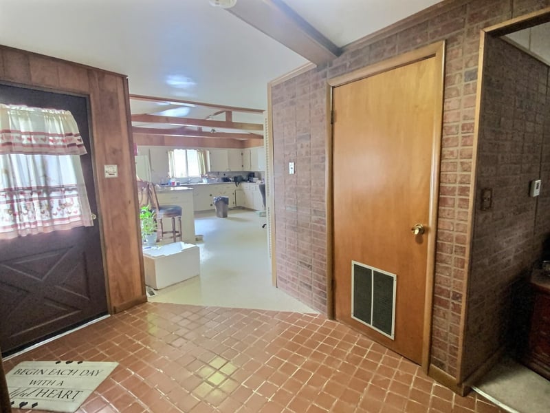 29 Eastwood Dr, Arkansas City, KS 67005