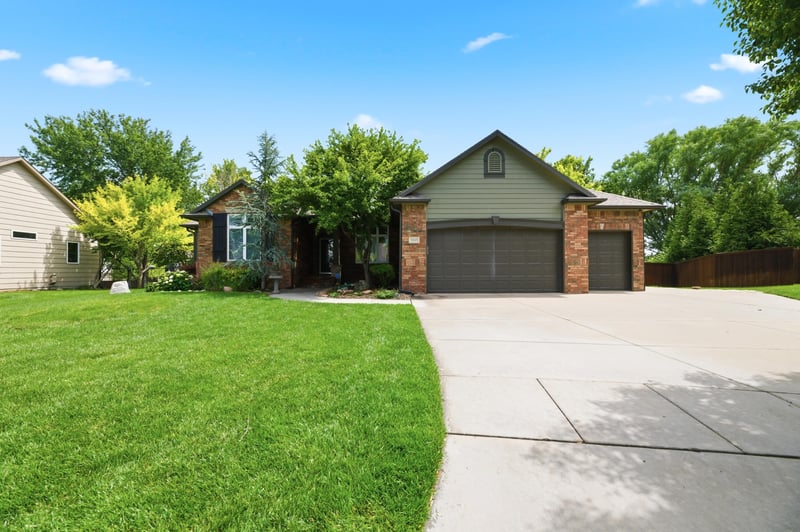 3845 N Lakecrest Ct, Wichita, KS 67205