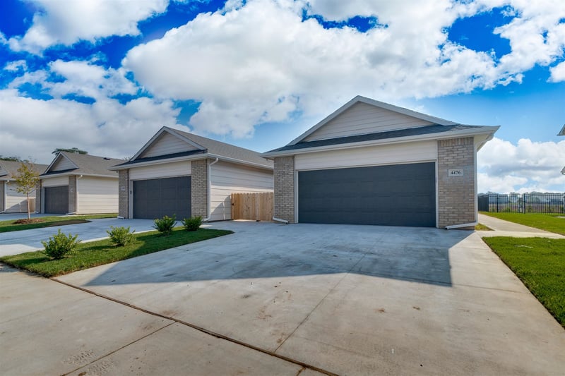 4325-4327 Sandplum St, Wichita, KS 67205