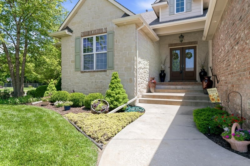 714 Deerfield Ct, Andover, KS 67002