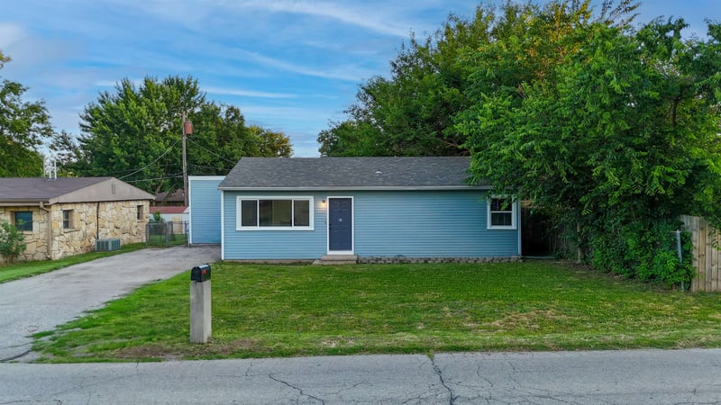 213 E Radio Ln, Arkansas City, KS 67005