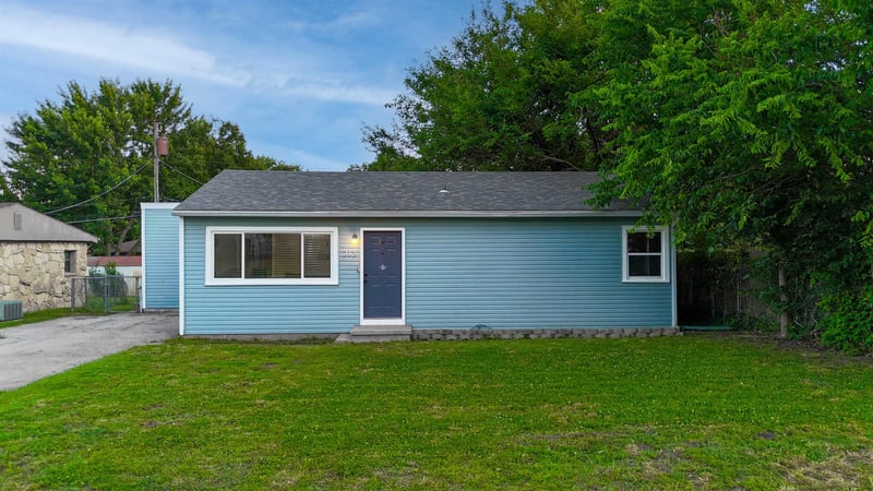 213 E Radio Ln, Arkansas City, KS 67005