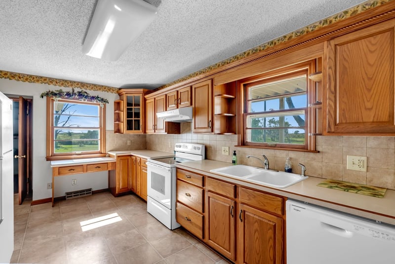 459 90th , Freeport, KS 67049