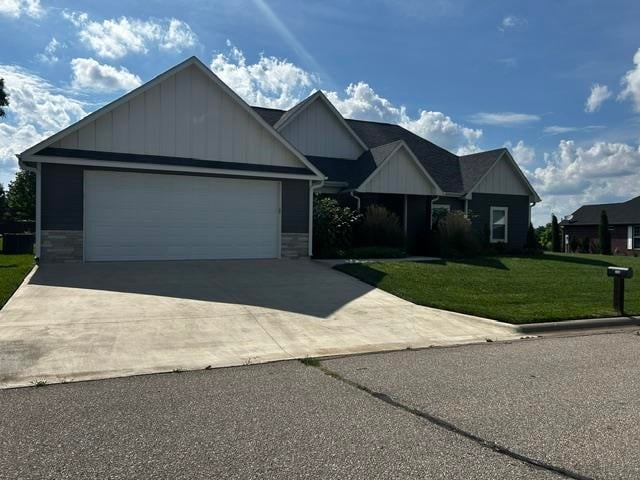 104 Castle Pines Dr, Arkansas City, KS 67005