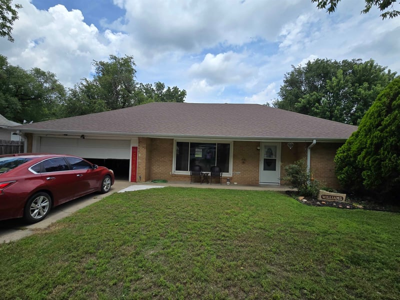 1816 E 8th Ave, Winfield, KS 67156