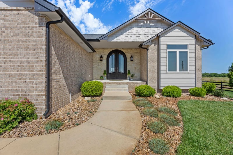 6750 Hertzler Rd, Halstead, KS 67056-9407