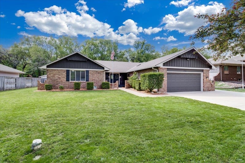 1231 Dry Creek Dr, Derby, KS 67037