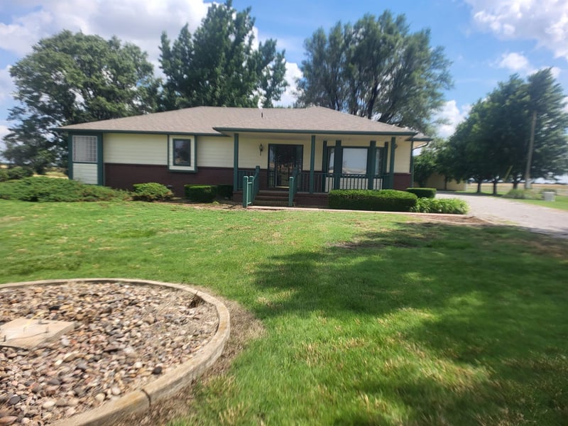 29705 21st N, Garden Plain, KS 67050
