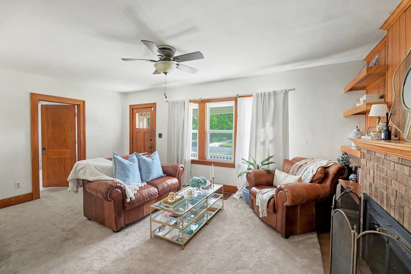 915 N Perry Ave, Wichita, KS 67203