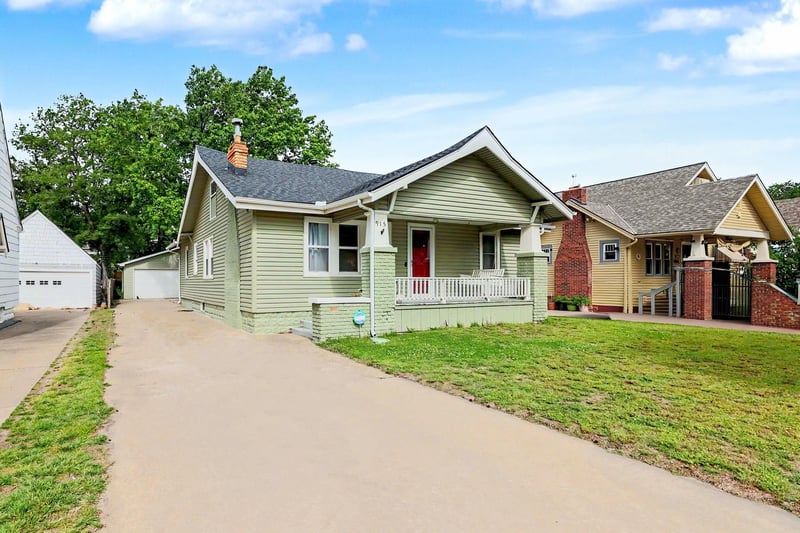 915 N Perry Ave, Wichita, KS 67203