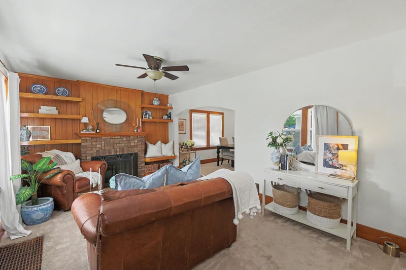 915 N Perry Ave, Wichita, KS 67203