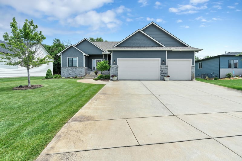 4502 N Ridge Port, Wichita, KS 67205