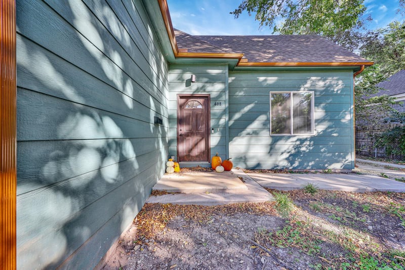 408 8th St, Newton, KS 67114