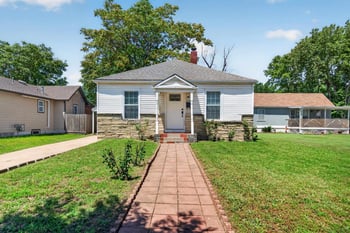 2135 S Washington, Wichita, KS 67211