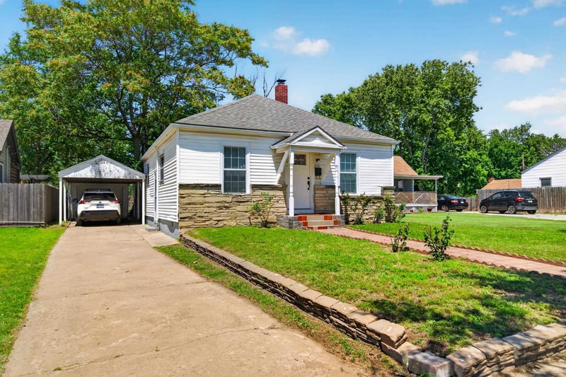 2135 Washington , Wichita, KS 67211