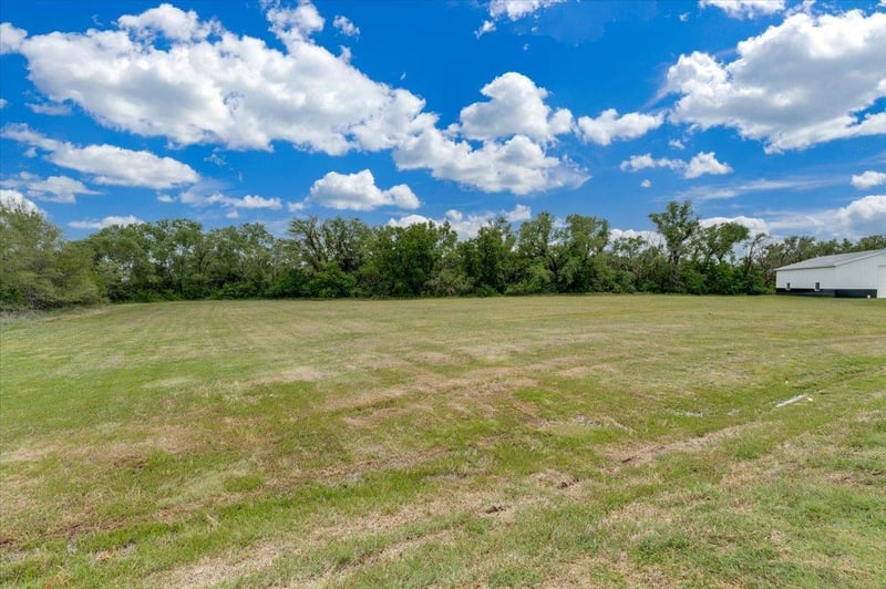 11525 Heaven Woods Cir, Wichita, KS 67215