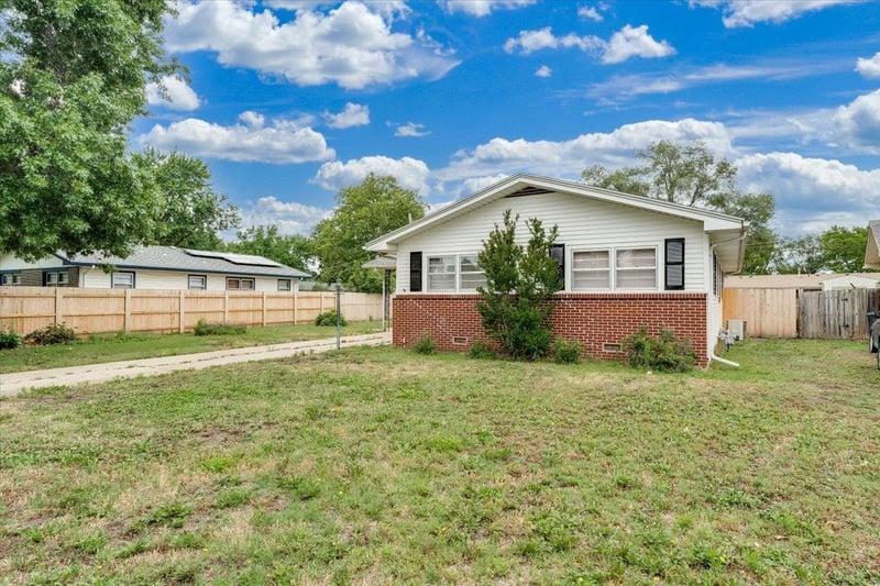 1410 Dallas St, Wichita, KS 67217-2314