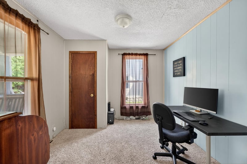 810 Litchfield Ave, Wichita, KS 67203
