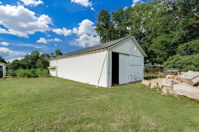 110 Tyler , Wichita, KS 67209
