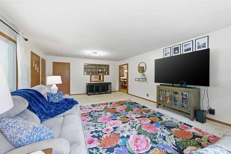 33 Regal Crescent, North Newton, KS 67117