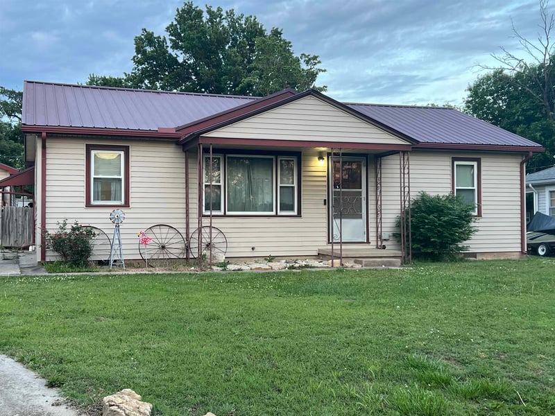 1236 Walnut St, Eureka, KS 67045
