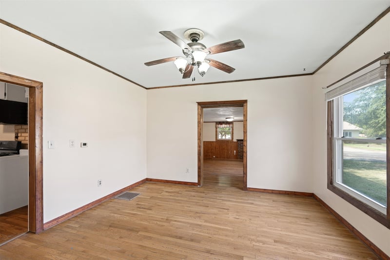 725 Argyle , Minneapolis, KS 67467