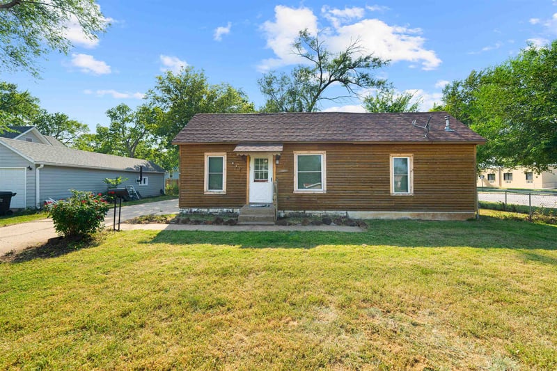 725 Argyle , Minneapolis, KS 67467