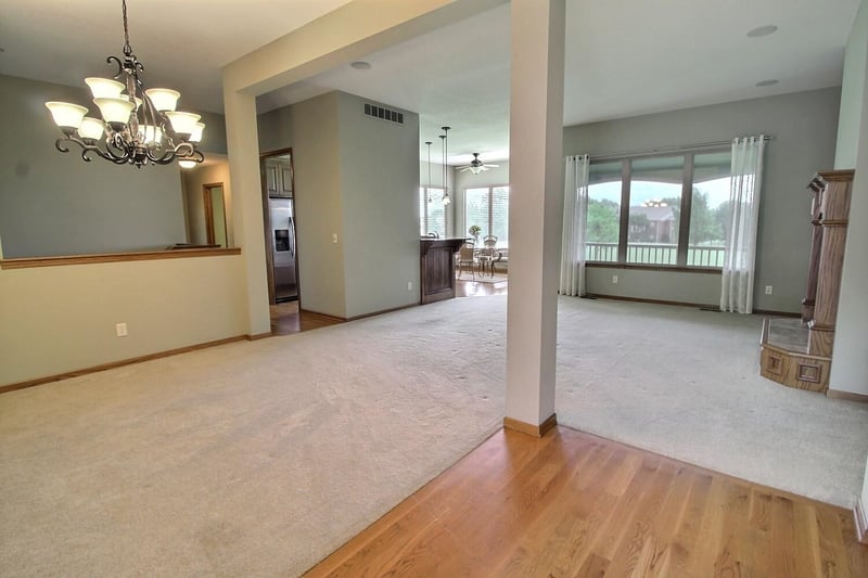 2300 N Sawgrass Cir, Derby, KS 67037