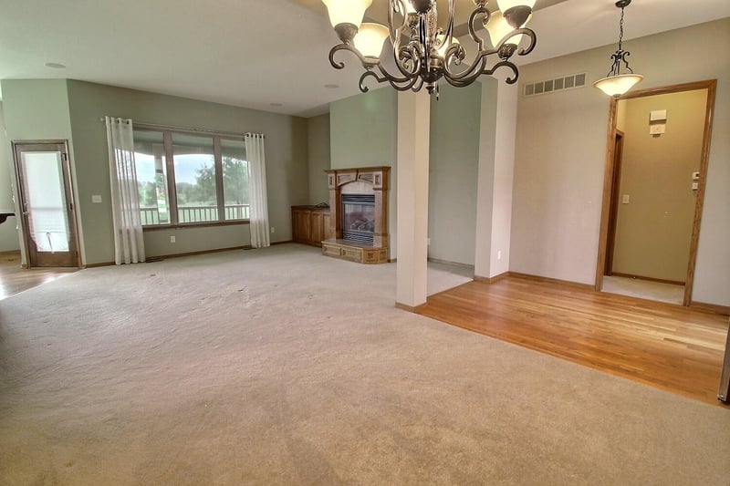 2300 N Sawgrass Cir, Derby, KS 67037