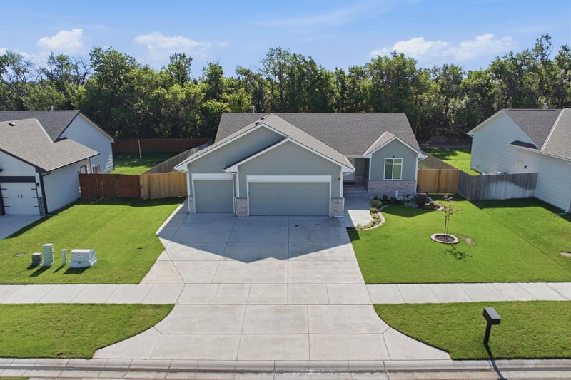 3518 Laughlin St, Derby, KS 67037-2318